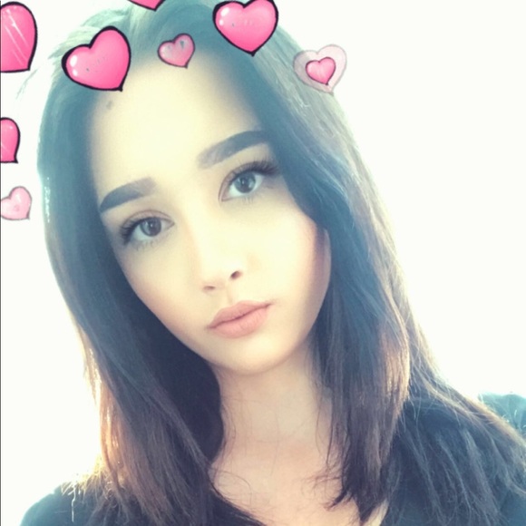 Meet your Posher, Bianca - Picture 1 of 1